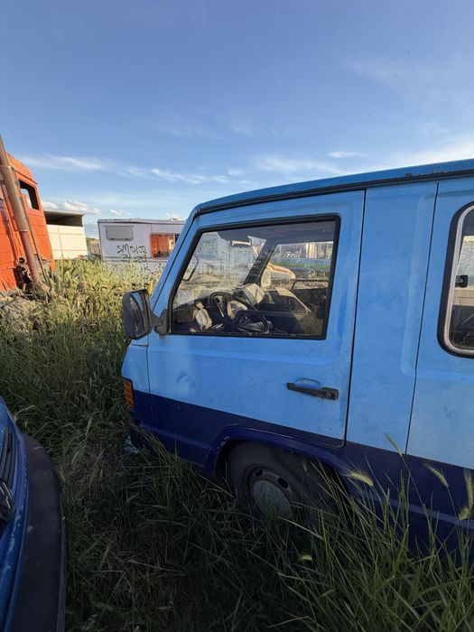 Mercedes-Benz MB100 2.4D на части