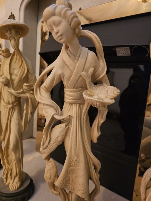 Statuete rasina f frumoase