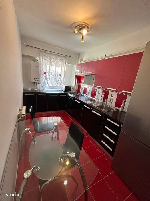 De inchiriat apartament cu 2 camere, balcon,etajul 2,mobilat si utilat