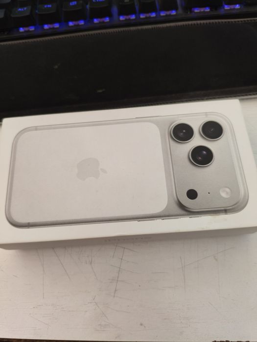Продам iPhone 17 pro
