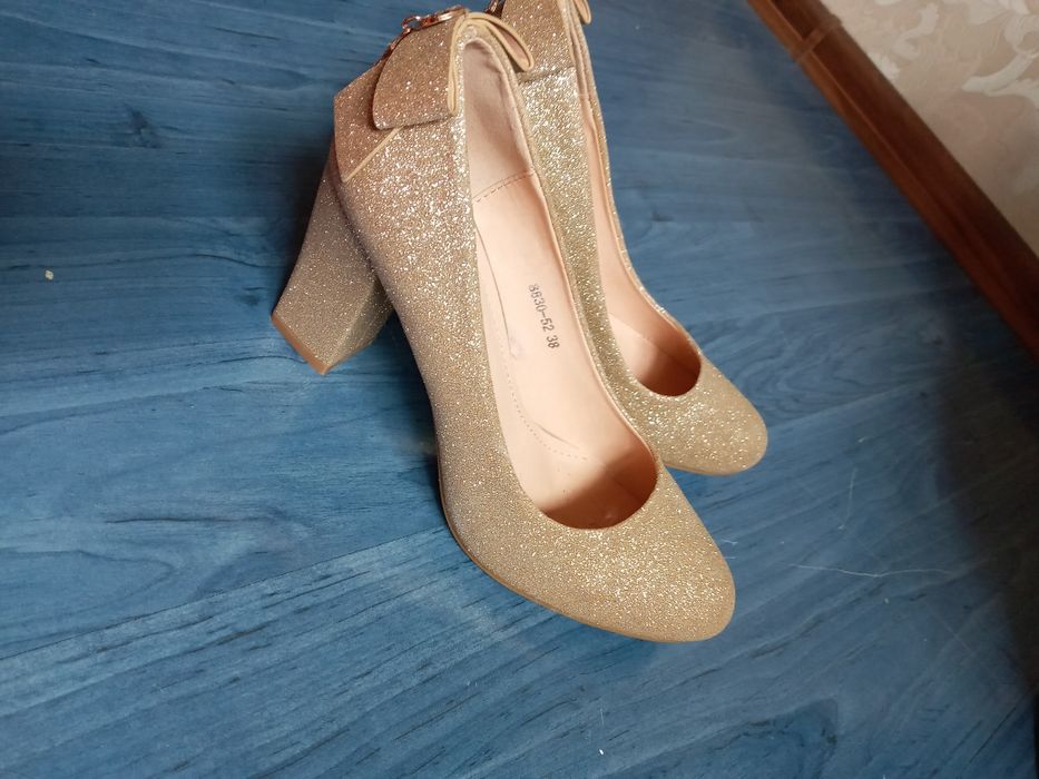 Продам туфли новый