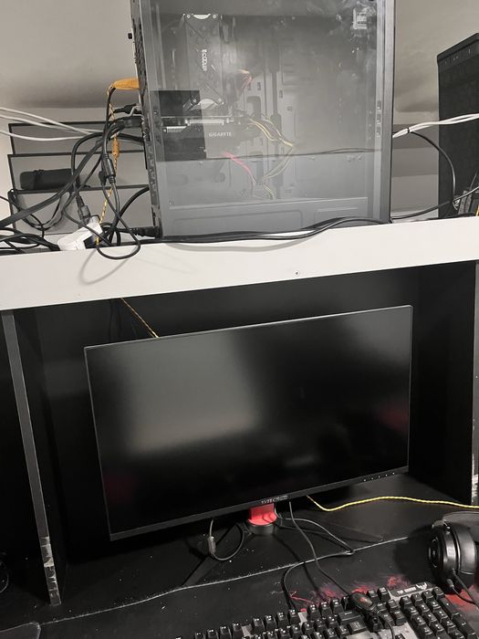 16 Дона компьютерлар сотилади зудлик билан