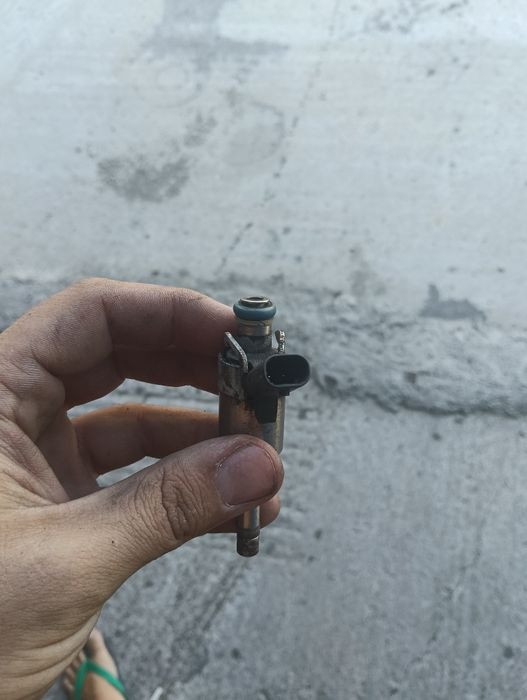 Injector Injectoare Passat B6 Golf Touran Tiguan 2.0 FSI 06H906036G