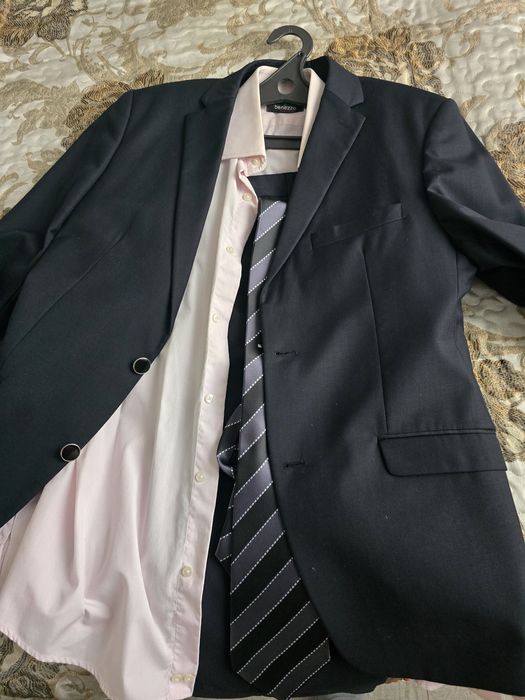 Продам мужской костюм