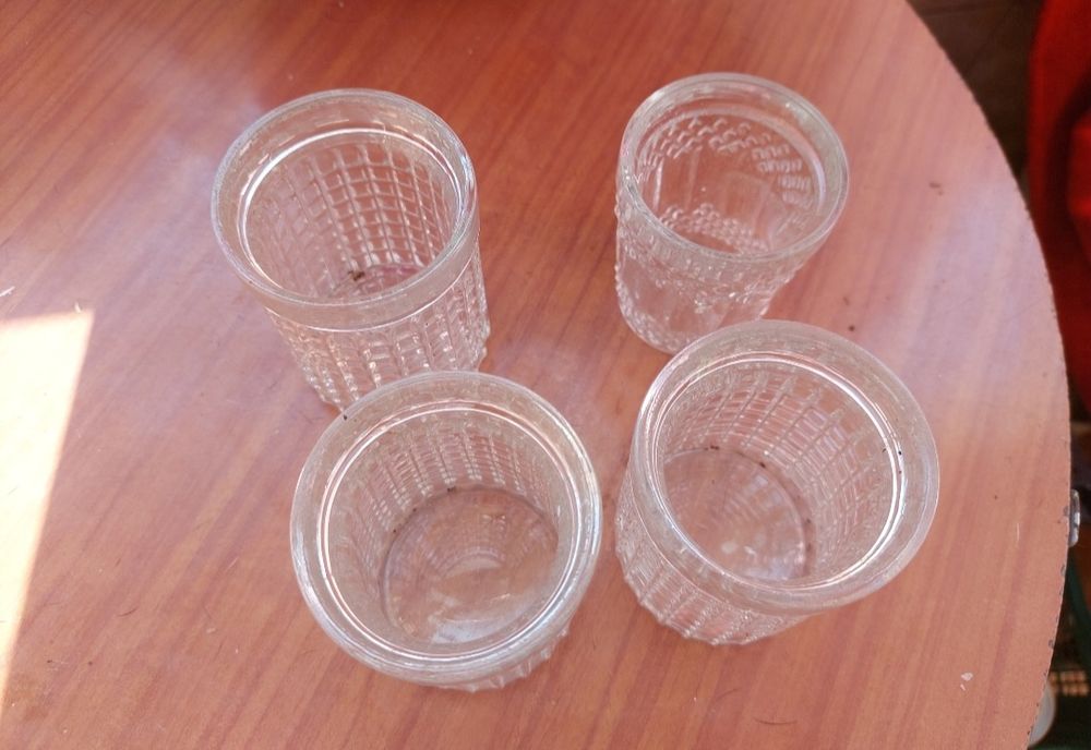 Продавам порцеланови съдове