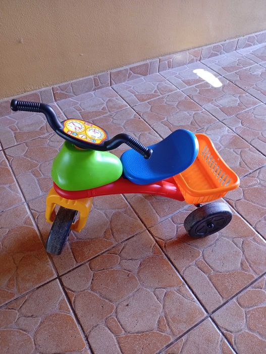 Vând bicicleta copii fara pedale