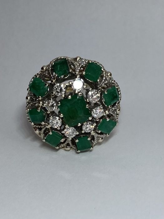 Inel aur.cu smaralde si diamante