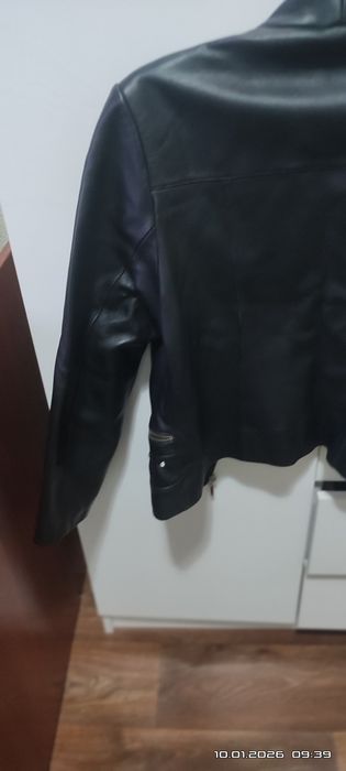 Куртка кожанная.