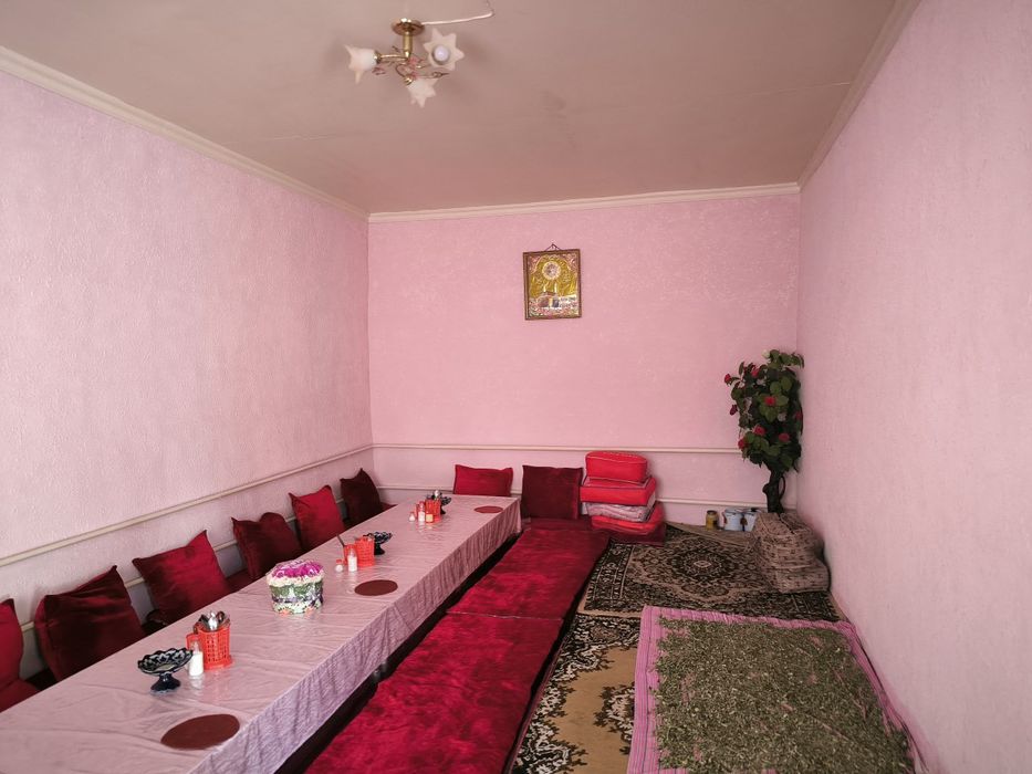 Ховли уй сотилади