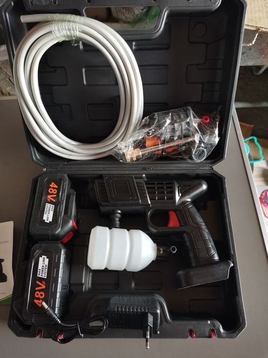 Pistol spalare cu presiune, 2 acumulatori inclusi, NOU