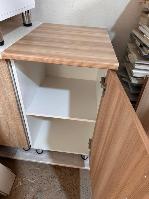 Кухонный рабочий стол