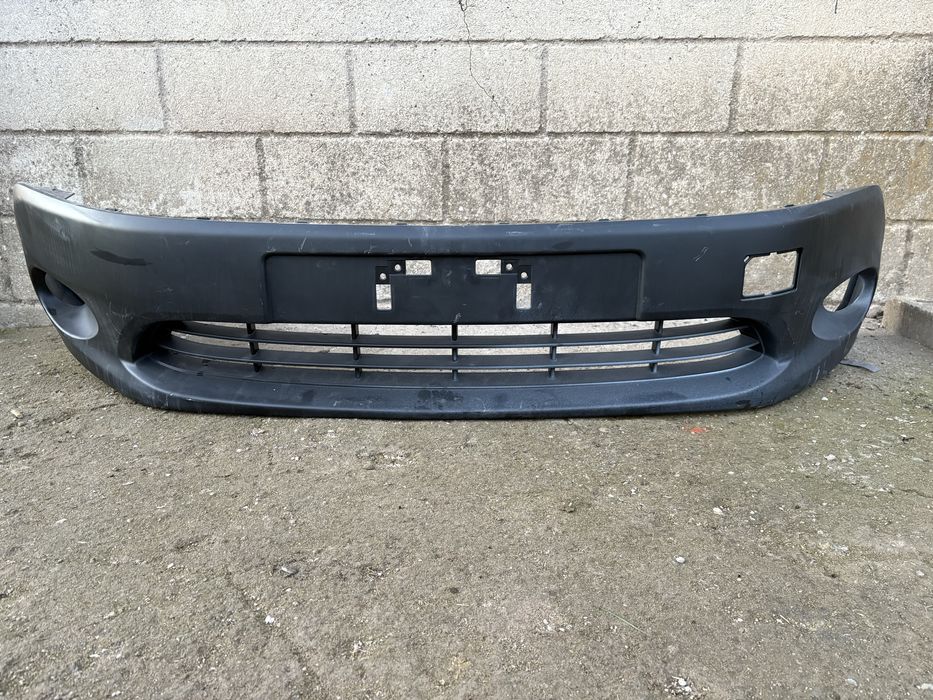 Предна броня за Нисан / Nissan NV 200