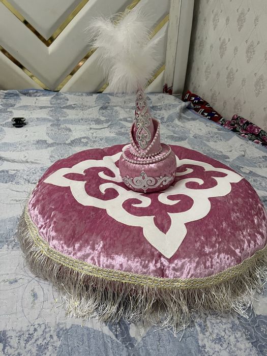 Продам комплект на сырға салу