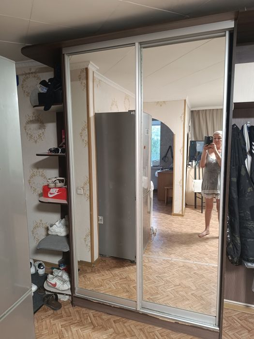 Продам прихожую срочно