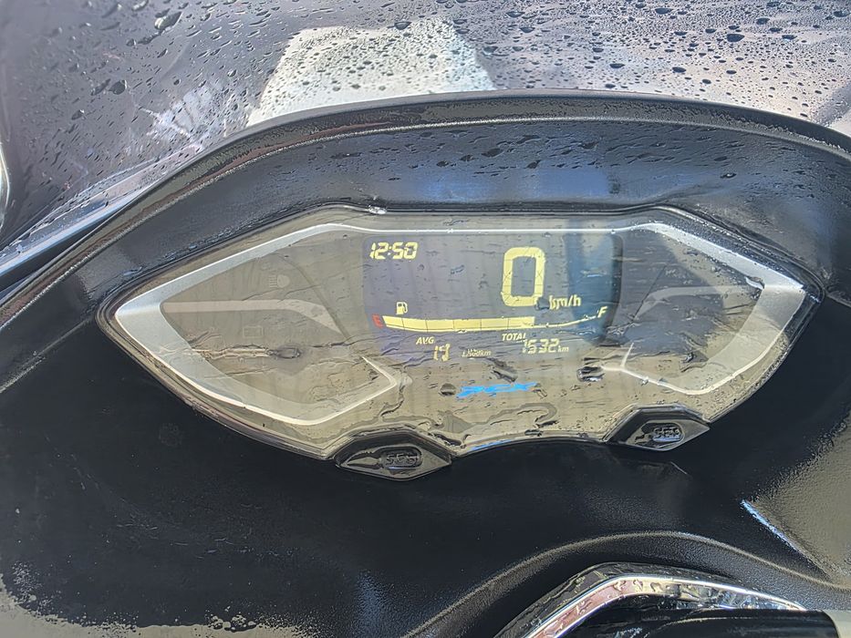 Vând schimb scuter Honda 125 PCX  AN 2024 1500 KM