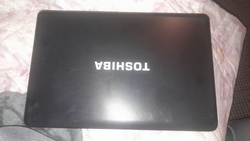 Лаптоп Toshiba с леки забележки