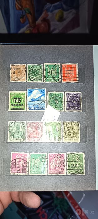Коллекция почтовых марок, начиная с выпущенной в 1927 году