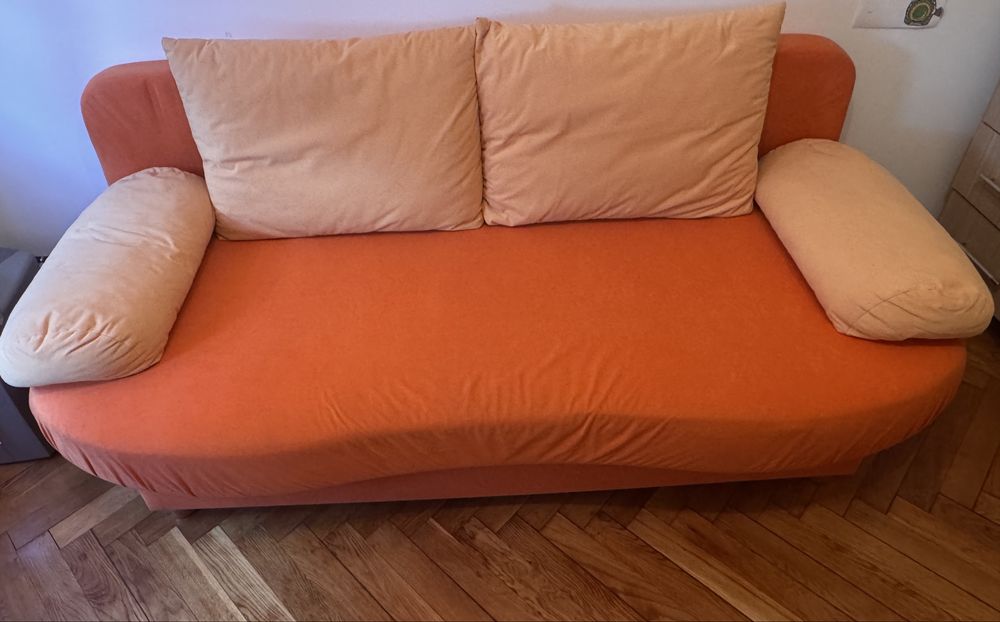 Canapea extensibila foarte confortabila