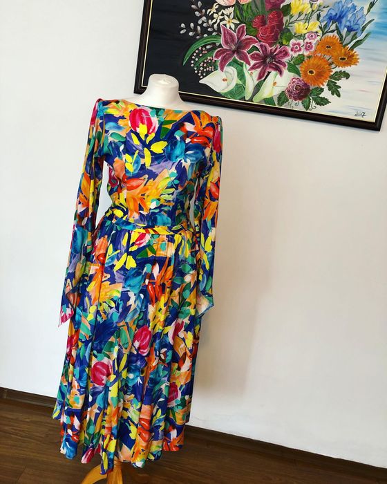 Rochie colorată din pânză,mărimea M 77 cm talie,bust 90 cm
