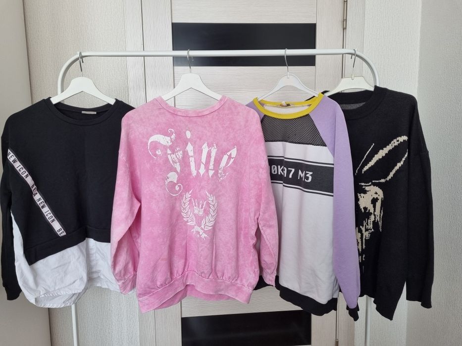 Продам кофточки для девочки