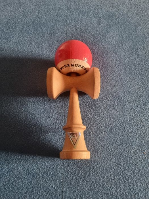 Kendama krom pop cu doua bile