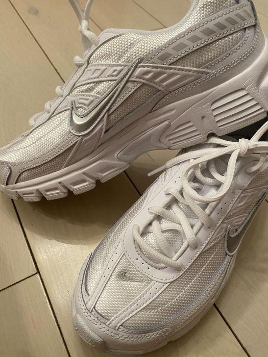 Nike Initiator бели маратонки размер 40