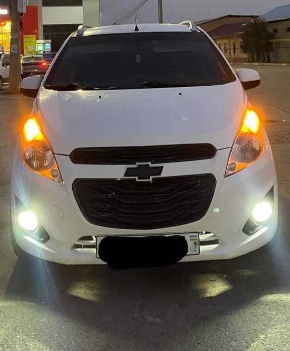 Spark 2012 год 1.25 двитель Метан