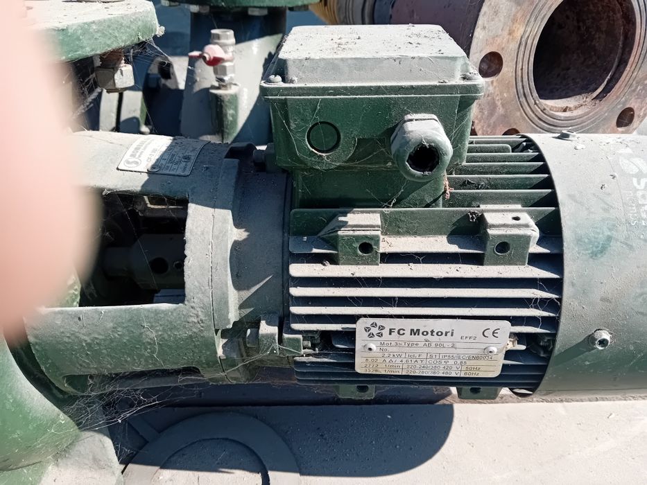 Помпи за басейн поливане едната ползвана