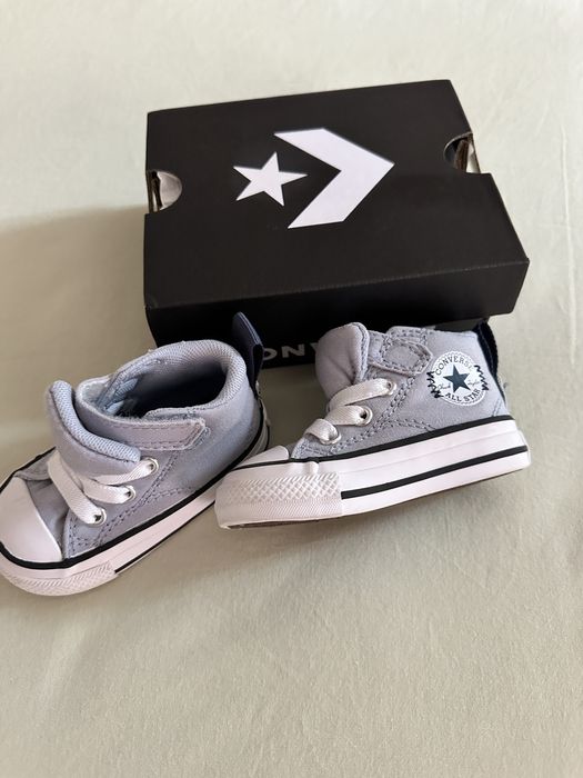 Бебешки обувки и буйки