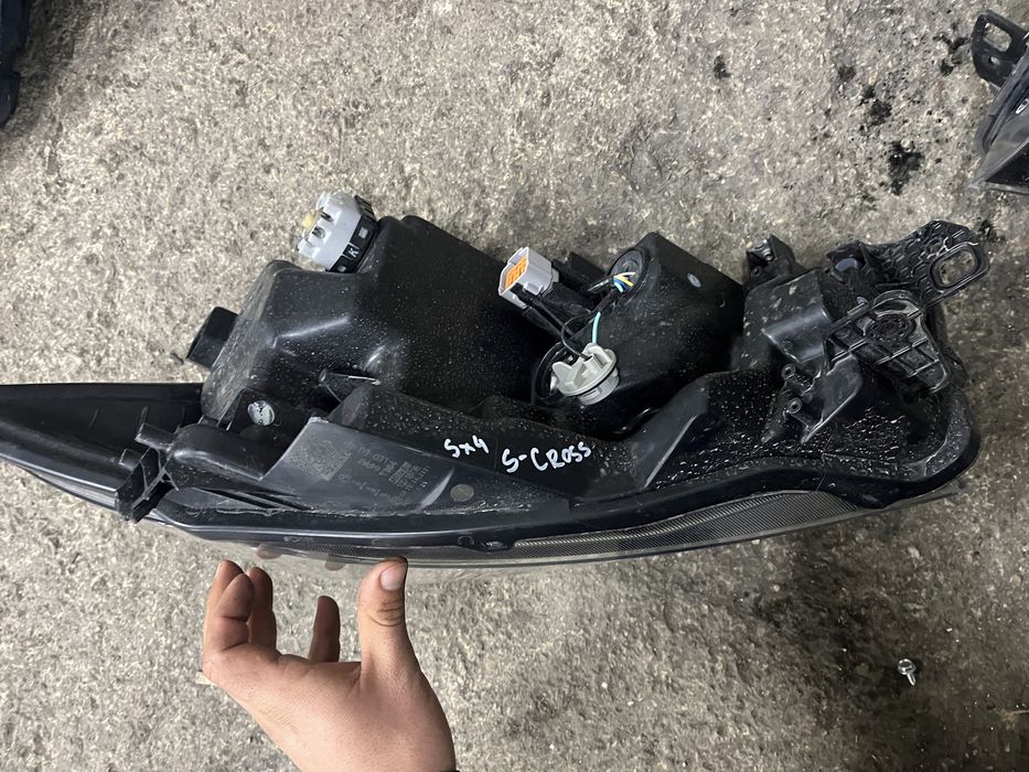 Фар Suzuki SX4 S Cross 2013- ляв и десен