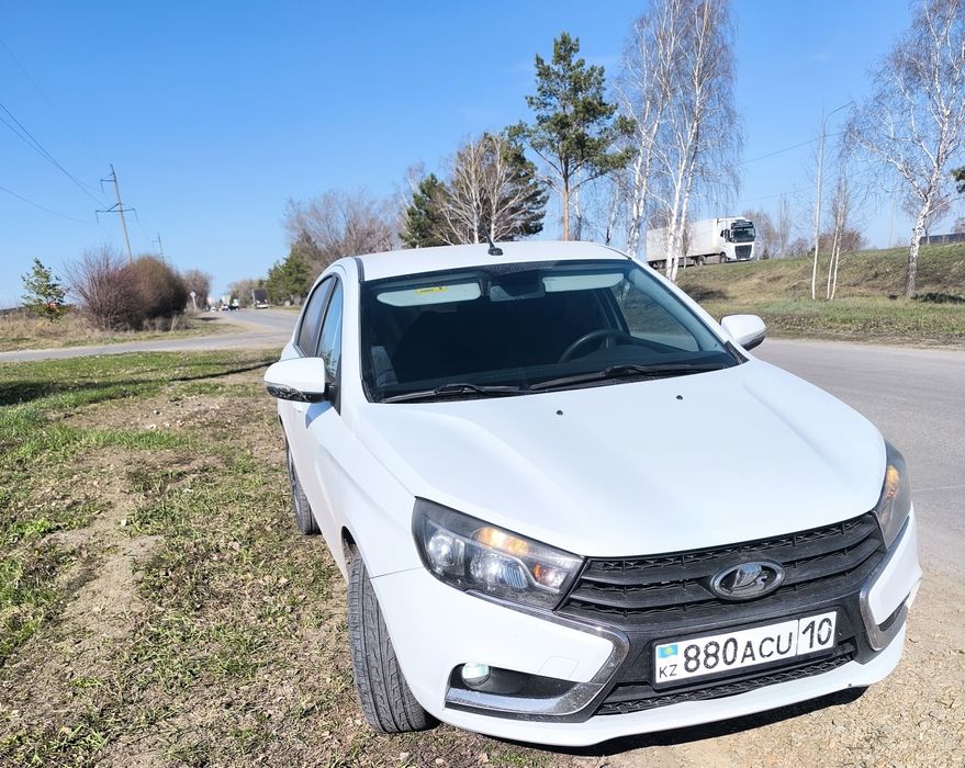 Лада Веста в хорошем состоянии.