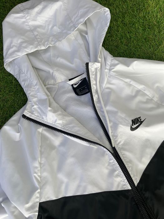 Дамско горнище / ветровка : Nike Sportswear Club S