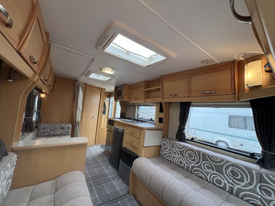 Elddis avante 2010  panou solar,5 locuri baie mare cabina de dush inm