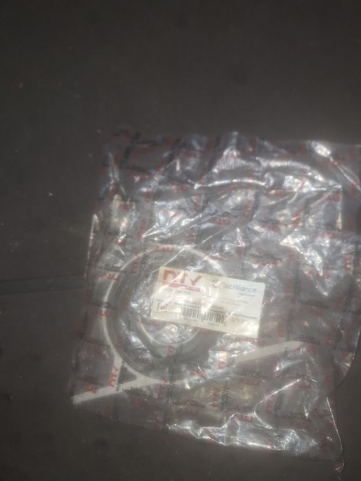 Продавам висящ лагер за BMW E60