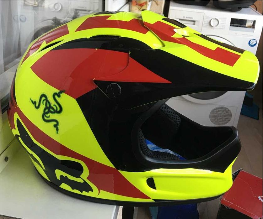 Продавам Full Face каска за спускане FOX Rampage L(59-60)