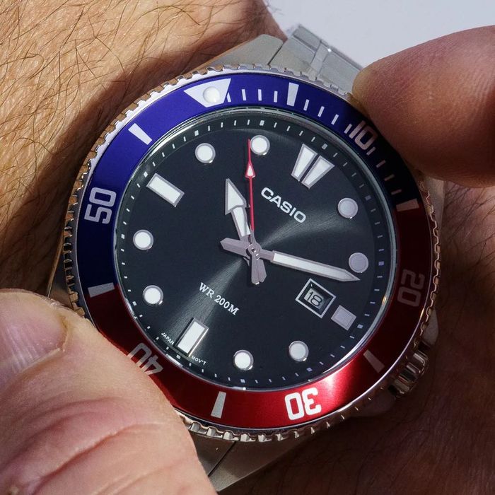 Часы Casio MDV-107D