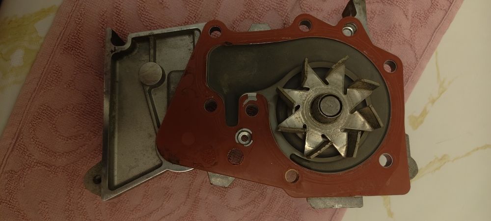 Рено к4м помпа бу