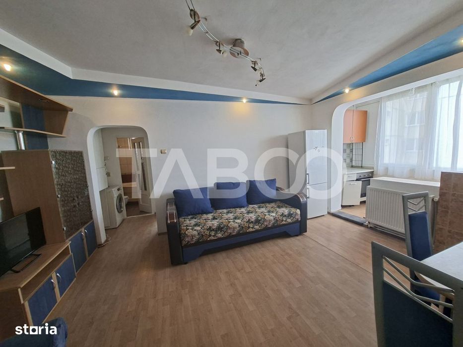 Apartament de vanzare cu 3 camere si balcon Mihai Viteazul lift