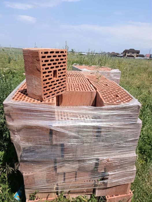 Кирпичи новые продам.