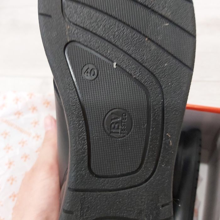 Новые кожаные туфли 40р