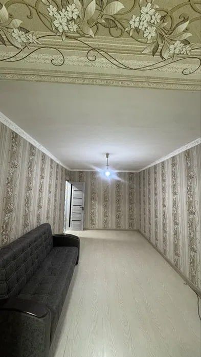 ЭКО базар. Мирзо Улугбек р-н. Продаётся 1 комнатная квартира