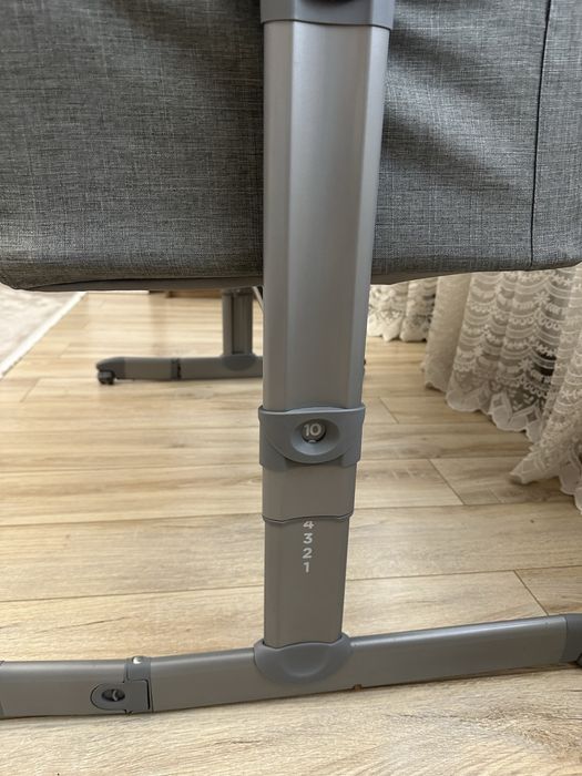 Продам кроватку Joie