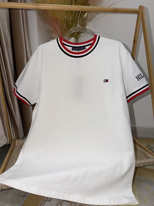 Женские футболки