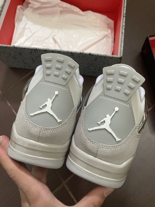 Jordan 4 Frozen Moments