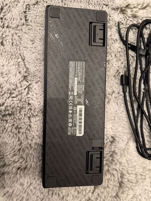 Клавиатура razer huntsman mini на 1 месец