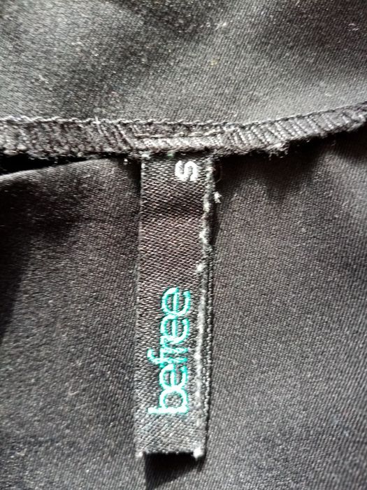 Продам платье чёрное размер s