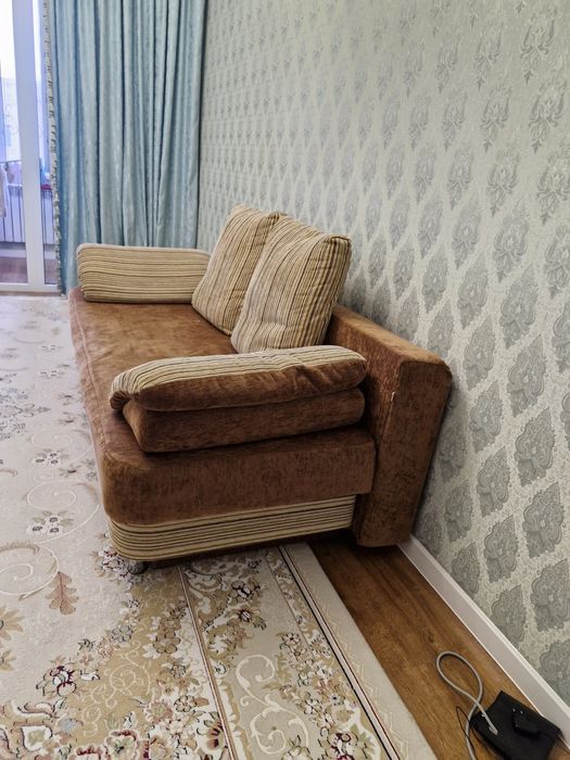 Продам Диван б/у