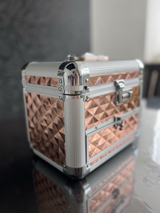 Шкатулка для украшений новая