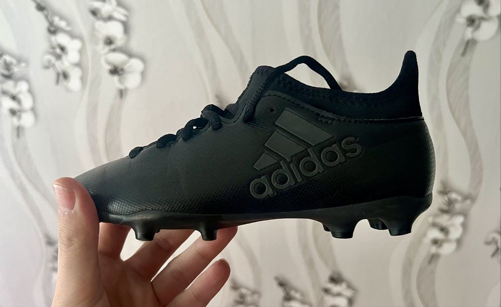 Бутонки на Адидас 33 номер