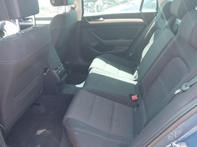 Dezmembrez Volkswagen VW Passat B8 [2014 - 2020] Variant wagon 5-usi